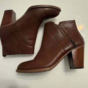 Söfft Brown Leather Ankle Boots – Size 7.5M (Made in Brazil)‎